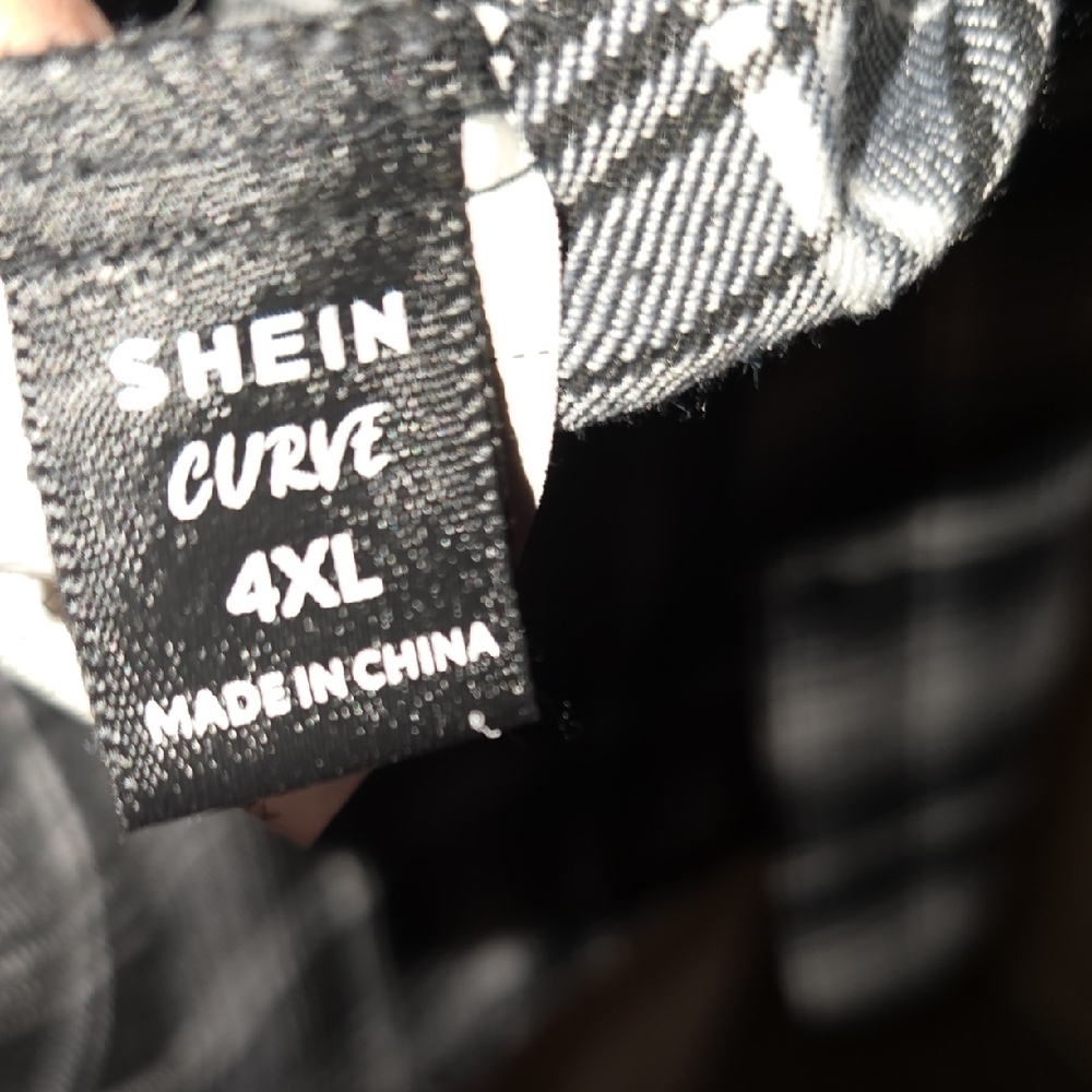 SHEIN Curve Black & White Plaid Oversized Button-Up - Picture 2 of 3